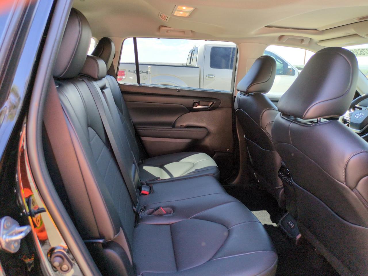 2022 Toyota Highlander Xle VIN: 5TDHZRBH0NS593539 Lot: 64037635
