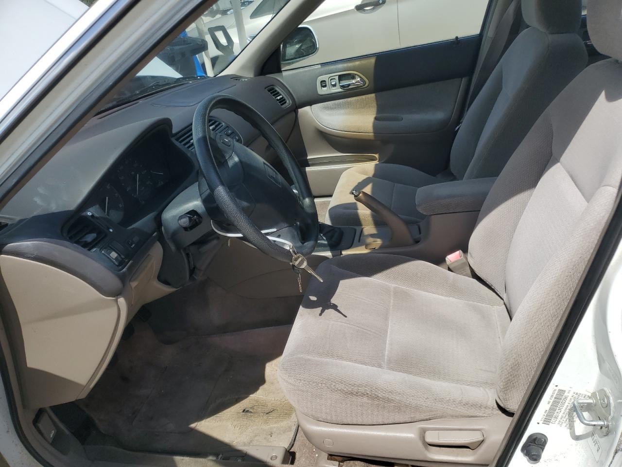 1996 Honda Accord Lx VIN: 1HGCD5534TA106713 Lot: 65265545
