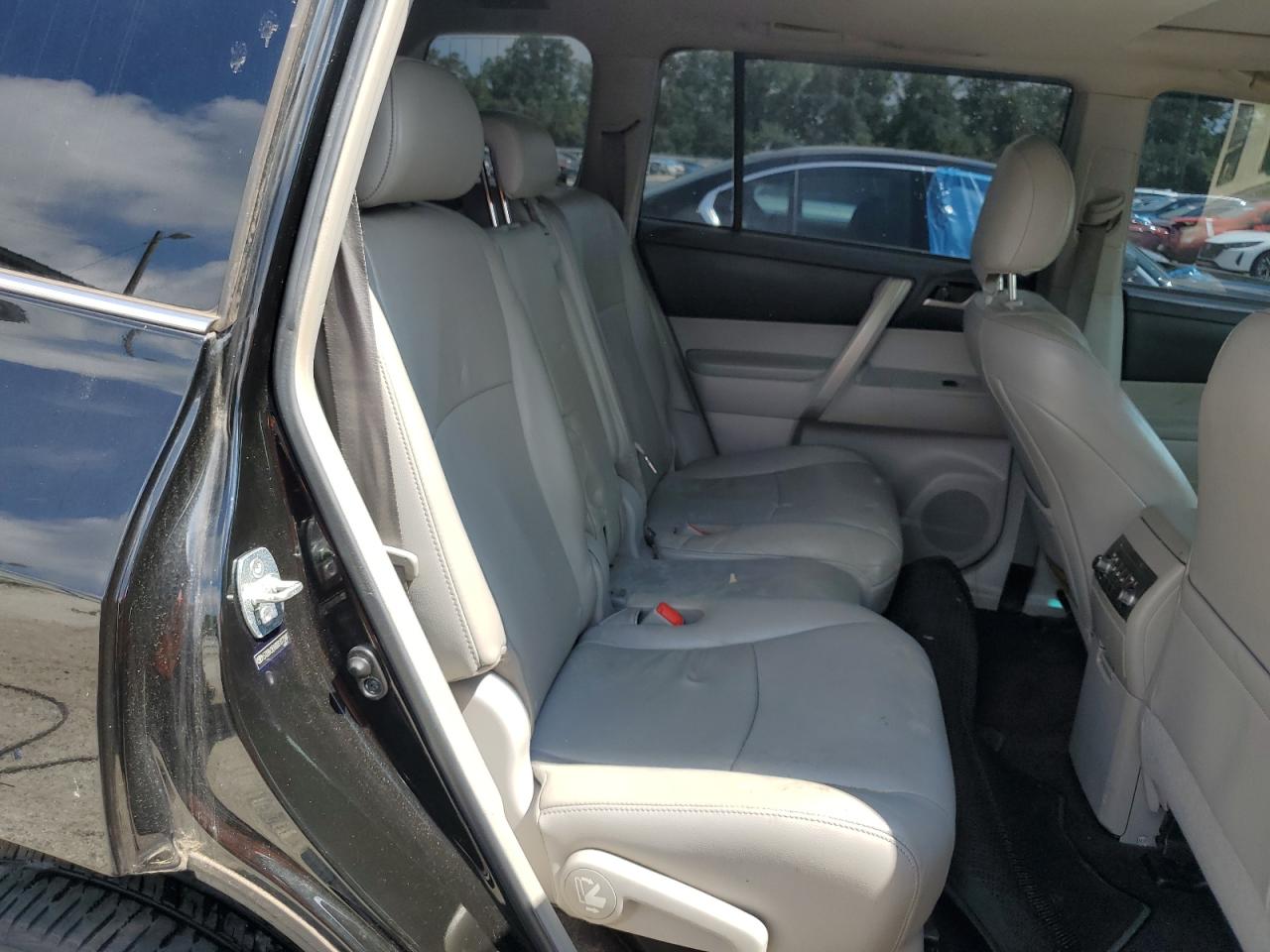 2013 Toyota Highlander Base VIN: 5TDBK3EH0DS177587 Lot: 63181675