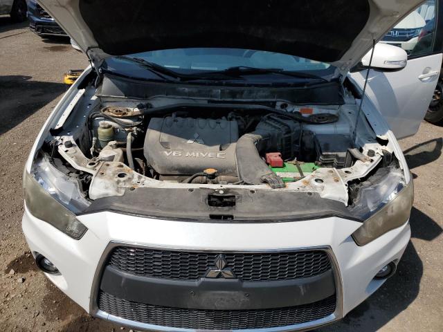 2011 MITSUBISHI OUTLANDER SE  