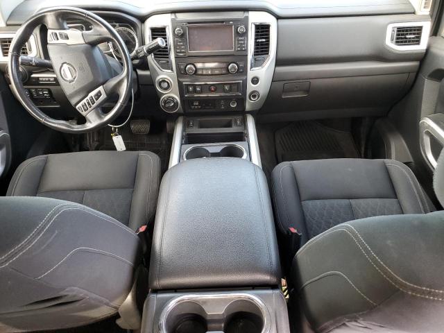  NISSAN TITAN 2018 Szary