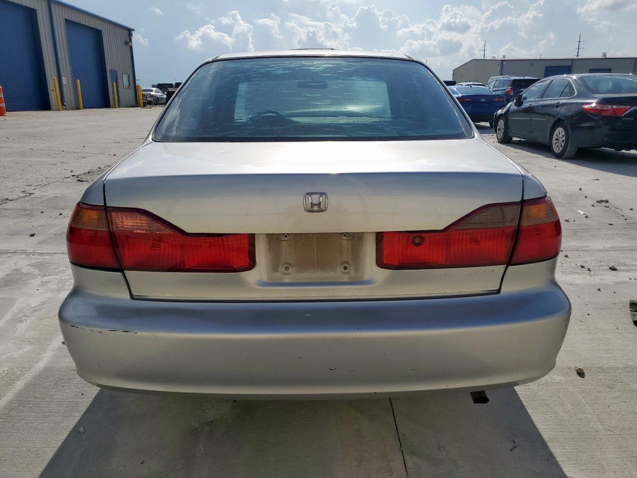 2000 Honda Accord Lx VIN: 1HGCG5641YA049523 Lot: 64887635