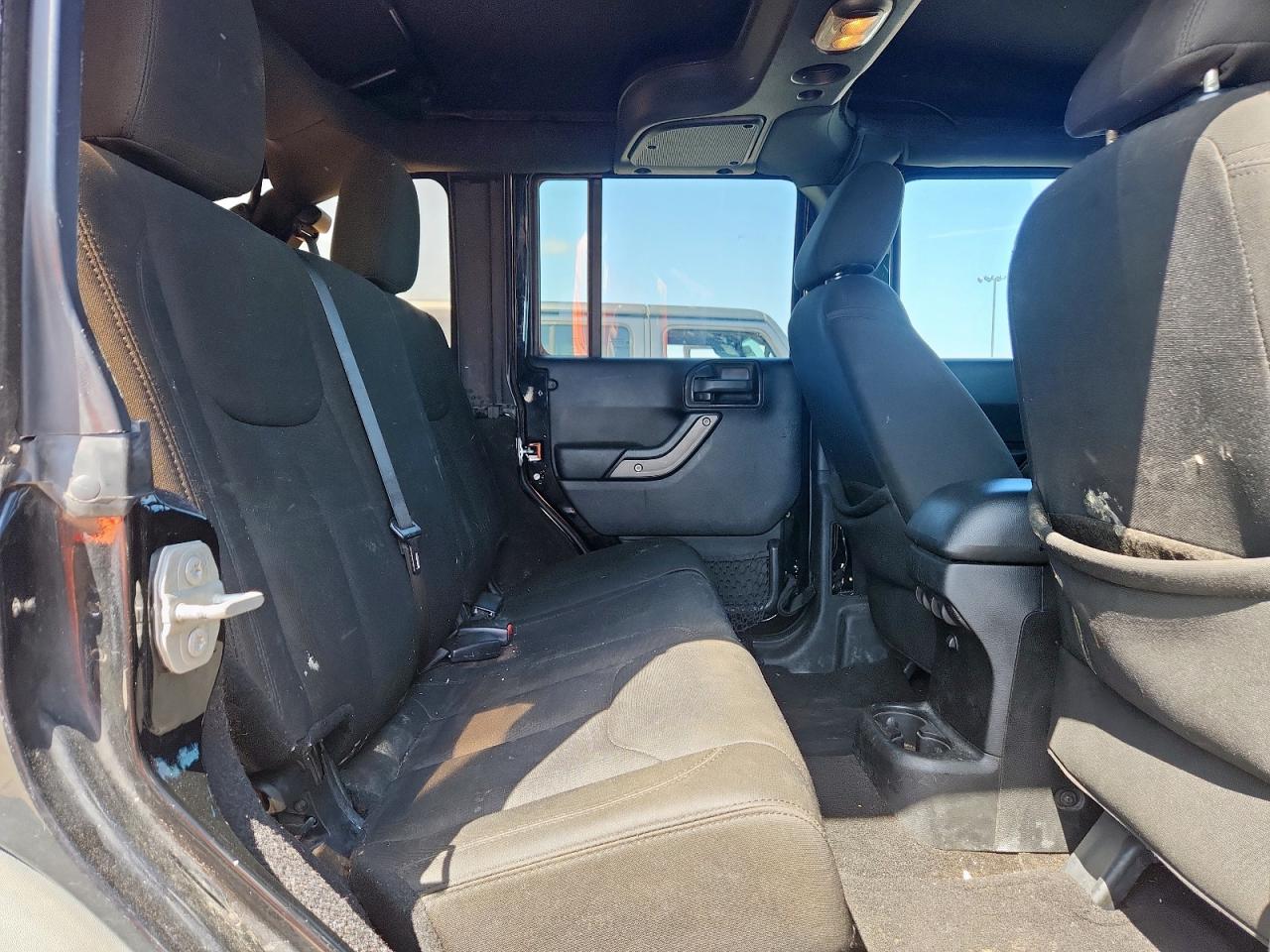 2016 Jeep Wrangler Unlimited Sport VIN: 1C4BJWDG2GL115627 Lot: 64671025
