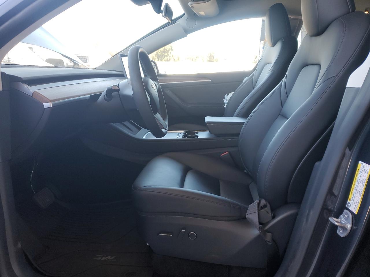 2025 Tesla Model Y VIN: 7SAYGDED2SF280979 Lot: 64315395