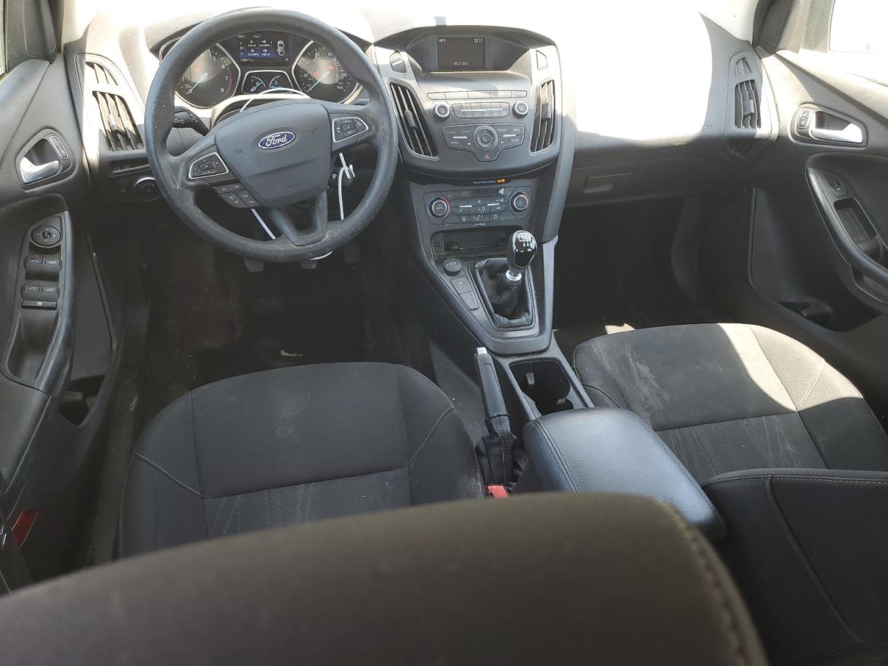2018 Ford Focus Se VIN: 1FADP3FE8JL205699 Lot: 63300795