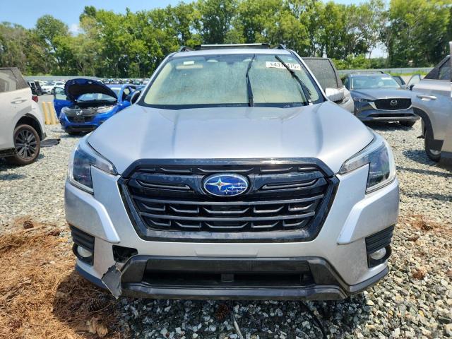  SUBARU FORESTER 2022 Silver