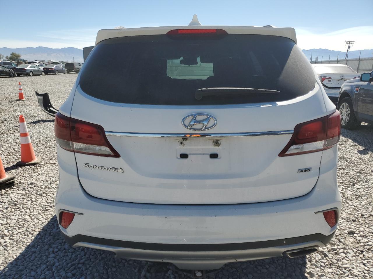 KM8SMDHFXHU192296 2017 Hyundai Santa Fe Se