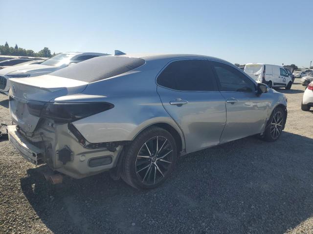 TOYOTA CAMRY 2021 Srebrny