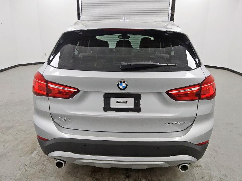  BMW X1 2021 Srebrny