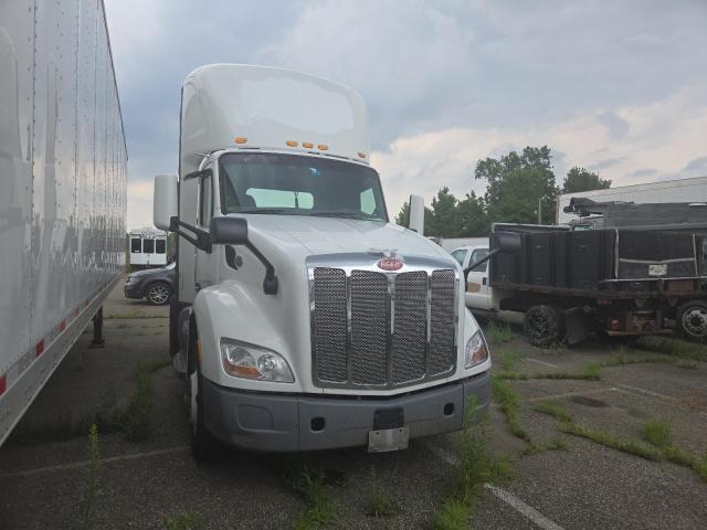 2016 PETERBILT 579 SEMI TRUCK for sale at Copart MI - DETROIT