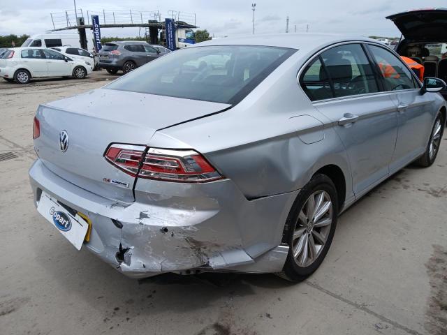2015 VOLKSWAGEN PASSAT SE