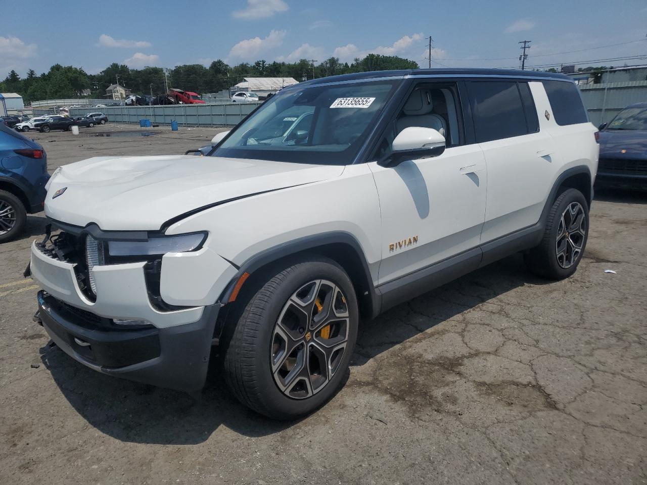 2024 Rivian R1S Adventure