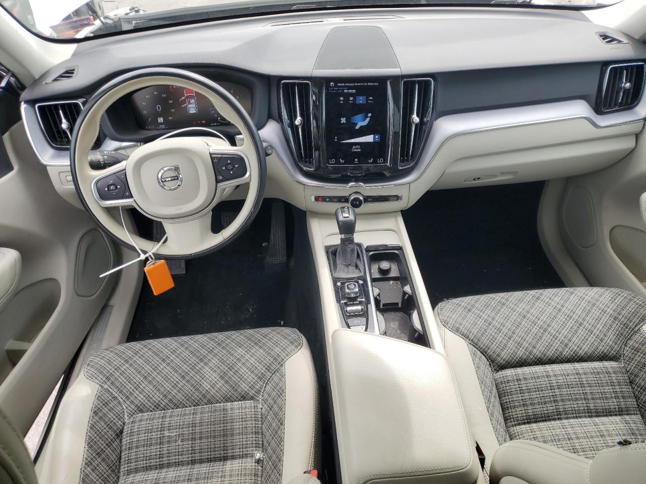 2021 Volvo Xc60 T5 Momentum VIN: YV4102RK4M1748526 Lot: 63523415