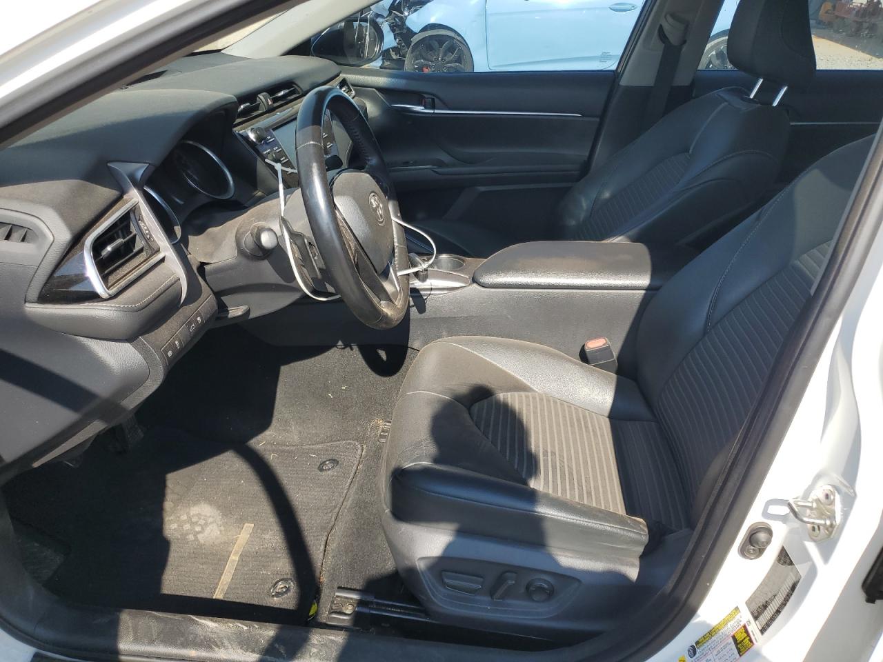 2018 Toyota Camry L VIN: 4T1B11HK1JU551139 Lot: 60458065