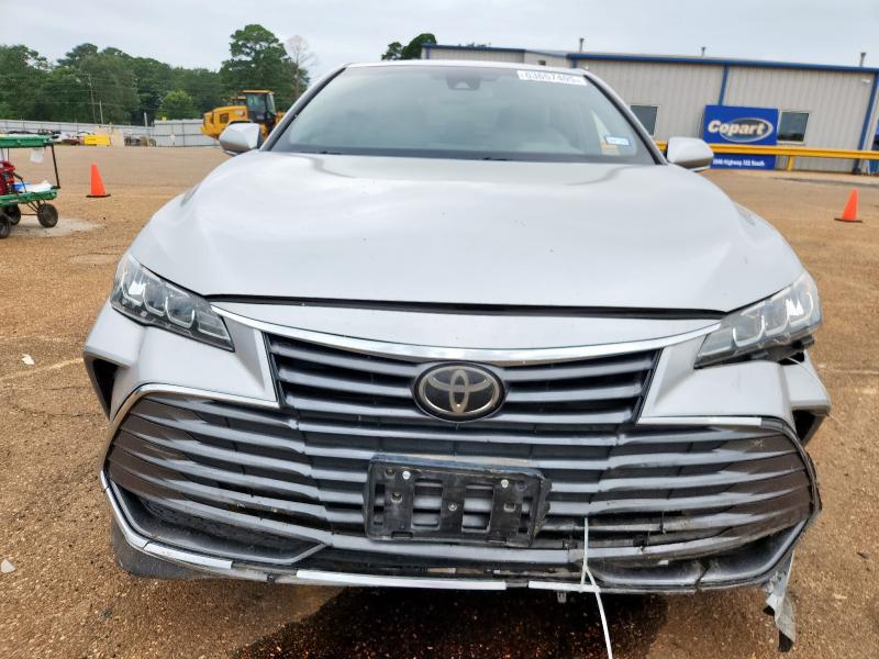  TOYOTA AVALON 2019 Silver