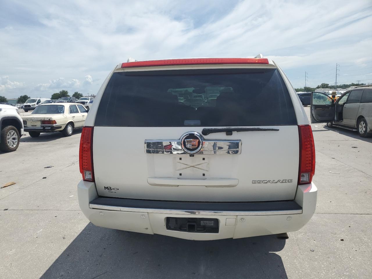 2008 Cadillac Escalade Esv VIN: 1GYFC66828R217570 Lot: 65199665