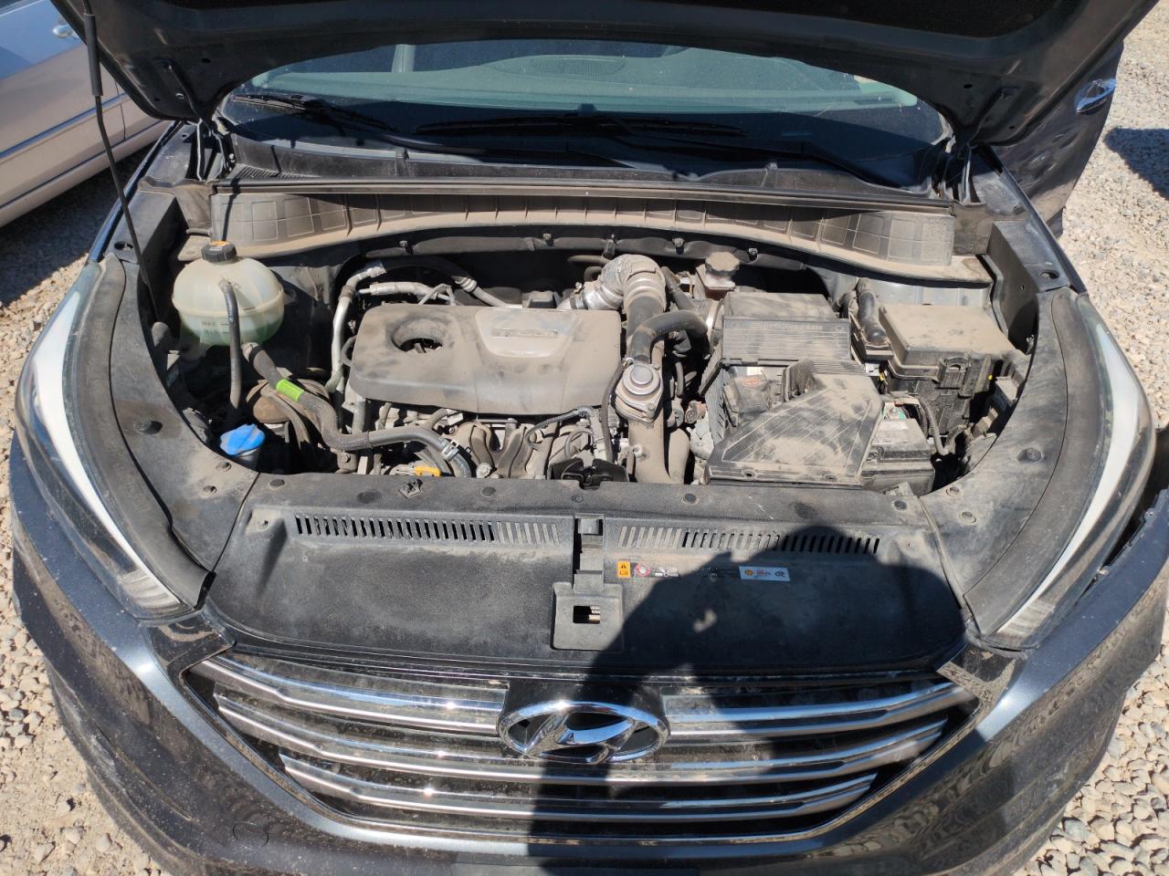 KM8J3CA29JU778008 2018 Hyundai Tucson Value