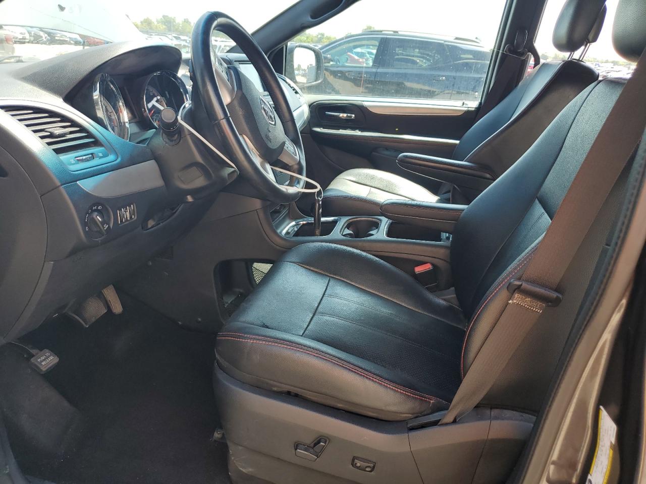 2016 Dodge Grand Caravan R/T VIN: 2C4RDGEG6GR323365 Lot: 65079985