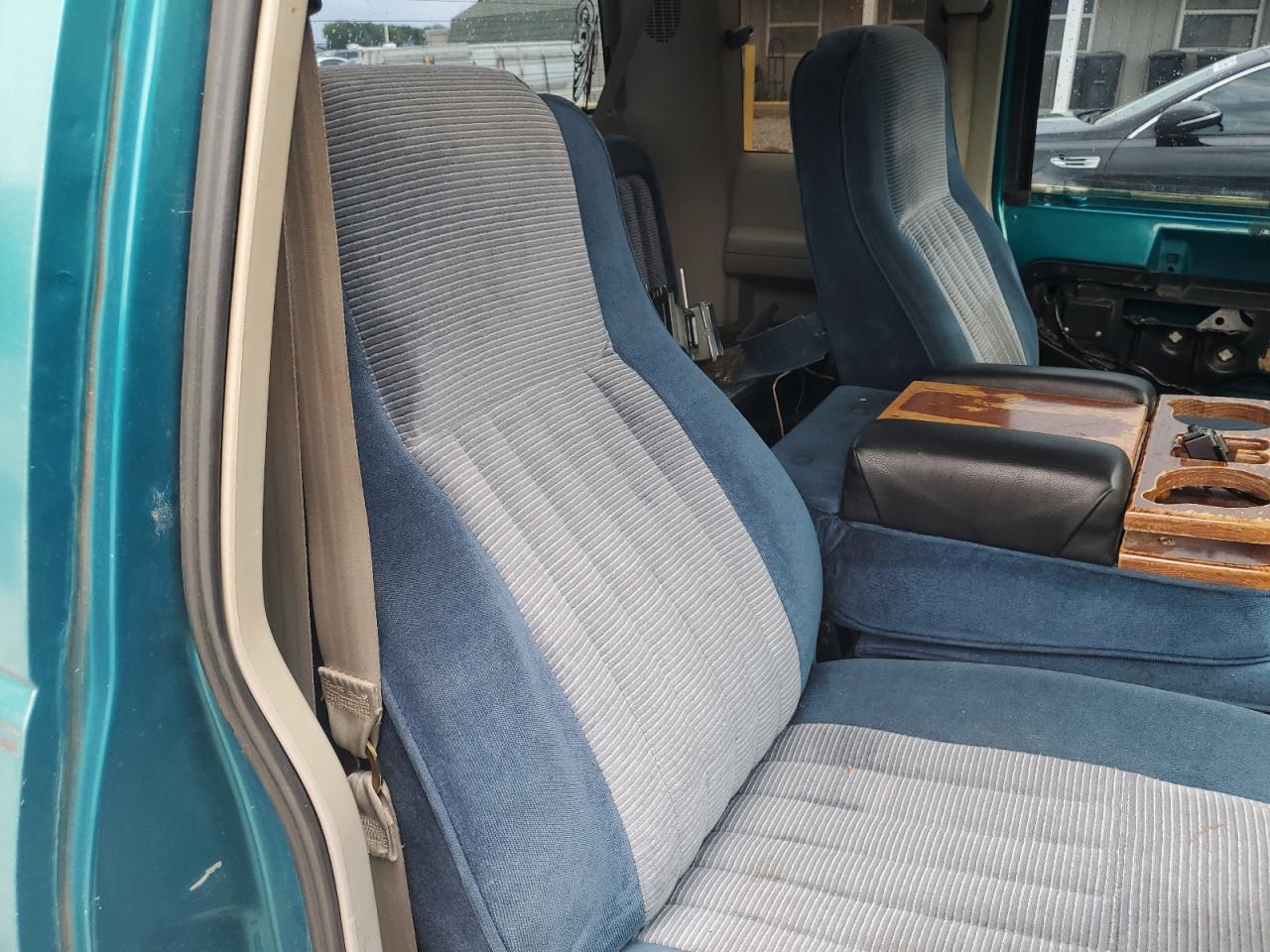 1993 Chevrolet Gmt-400 K1500 VIN: 2GCEK19K7P1228876 Lot: 64415395