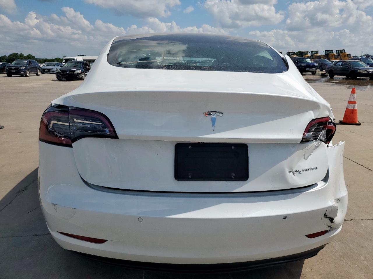 2019 Tesla Model 3 VIN: 5YJ3E1EB3KF211440 Lot: 64338275