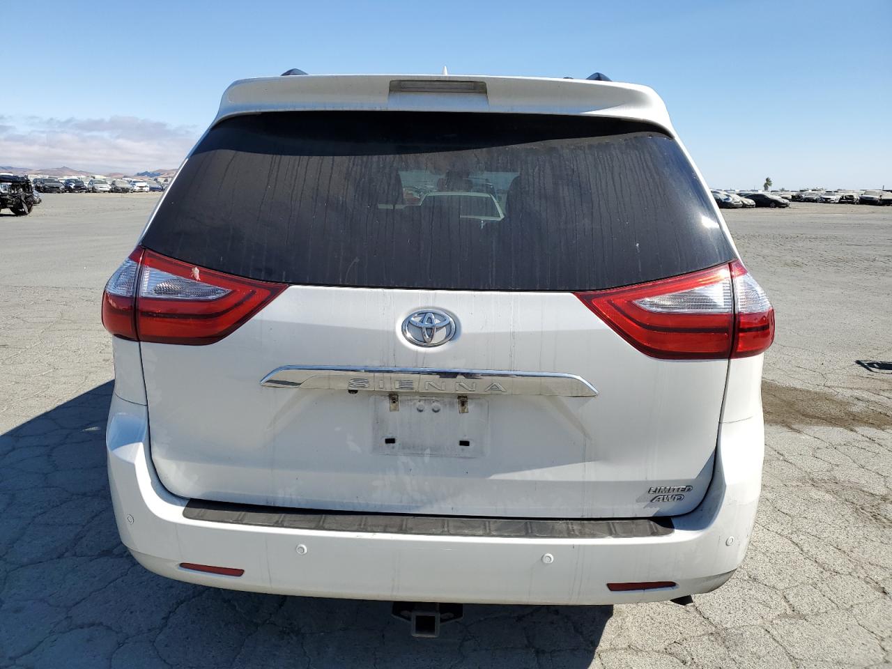 2017 Toyota Sienna Xle VIN: 5TDDZ3DC4HS155642 Lot: 64791415