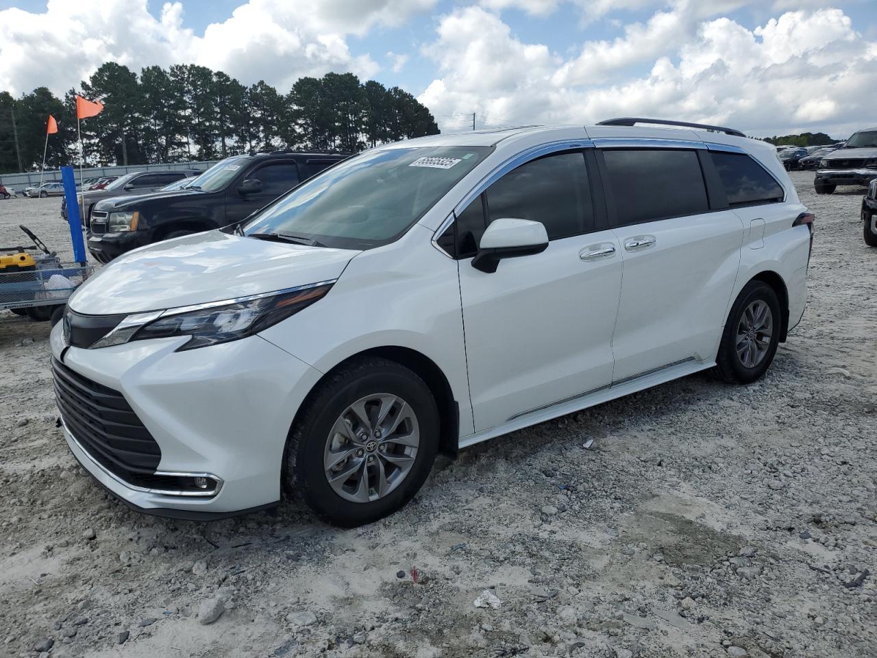 2024 Toyota Sienna Xle VIN: 5TDYRKEC8RS185724 Lot: 65605325