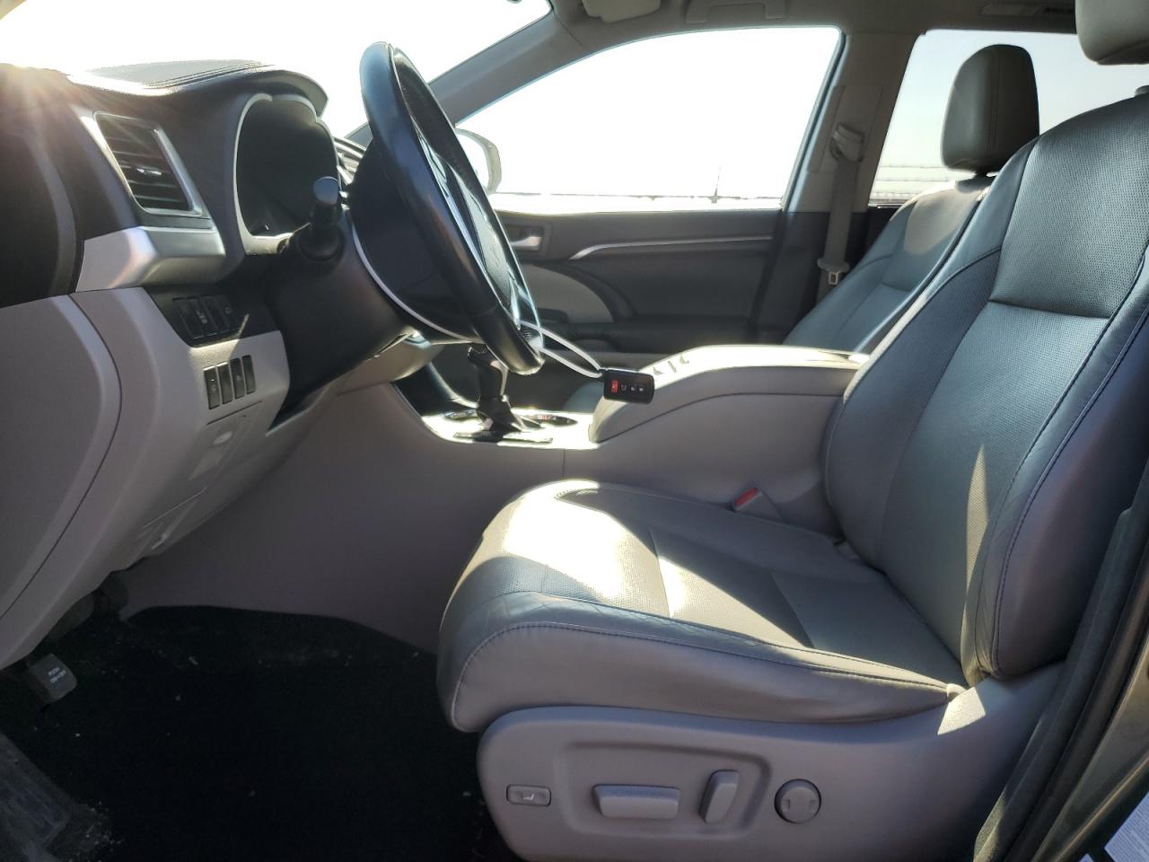 2015 Toyota Highlander Limited VIN: 5TDDKRFH1FS106783 Lot: 64672075