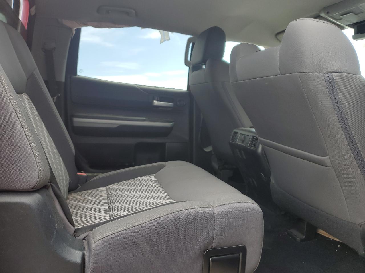 2018 Toyota Tundra Crewmax Sr5 VIN: 5TFDW5F16JX700305 Lot: 65285725