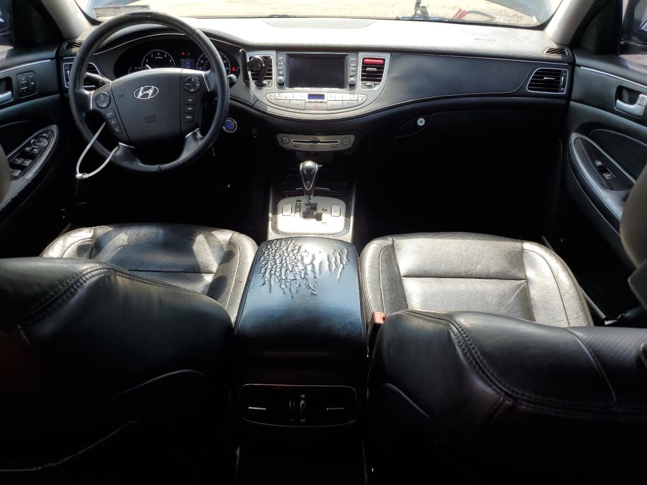 2014 Hyundai Genesis 3.8L VIN: KMHGC4DD2EU261815 Lot: 63349615