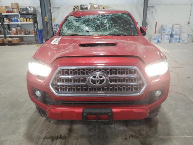 Pickups TOYOTA TACOMA 2016 Czerwony