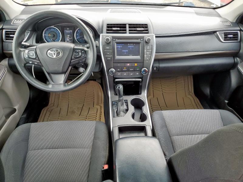 Sedans TOYOTA CAMRY 2017 Beżowy