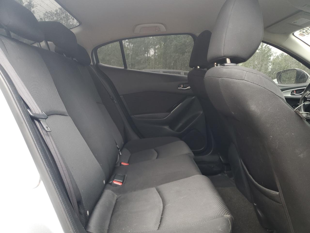 JM1BN1U7XJ1162723 2018 Mazda 3 Sport