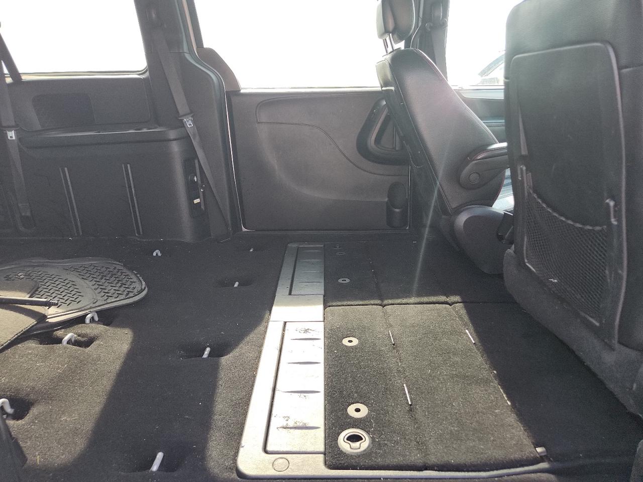2014 Dodge Grand Caravan R/T VIN: 2C4RDGEG3ER337334 Lot: 64421955