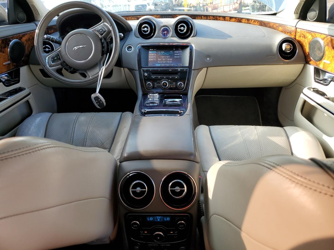 2011 Jaguar Xj Supercharged VIN: SAJWA1GE2BMV07896 Lot: 62764935