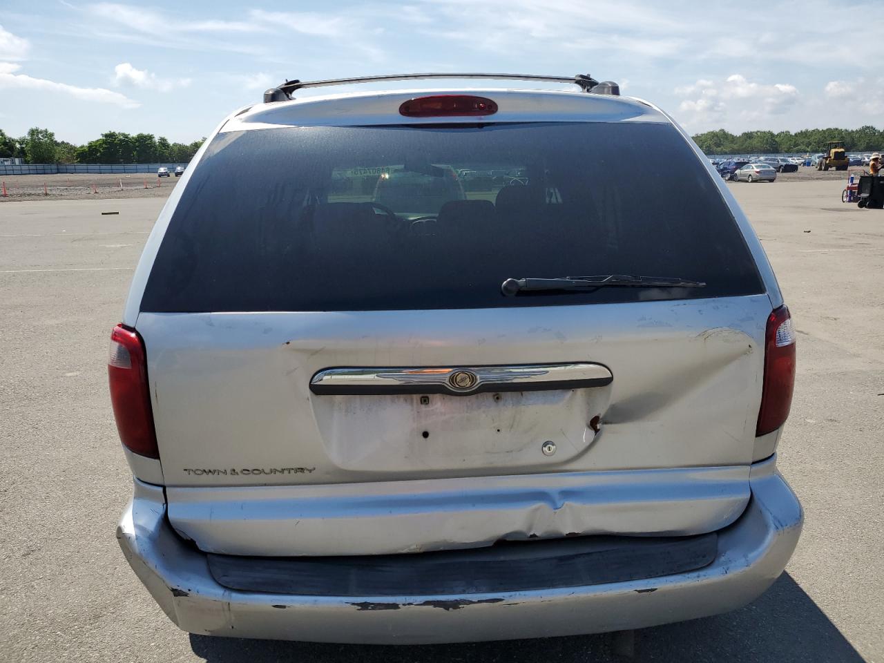 2005 Chrysler Town & Country VIN: 1C4GP45R35B308140 Lot: 64807475