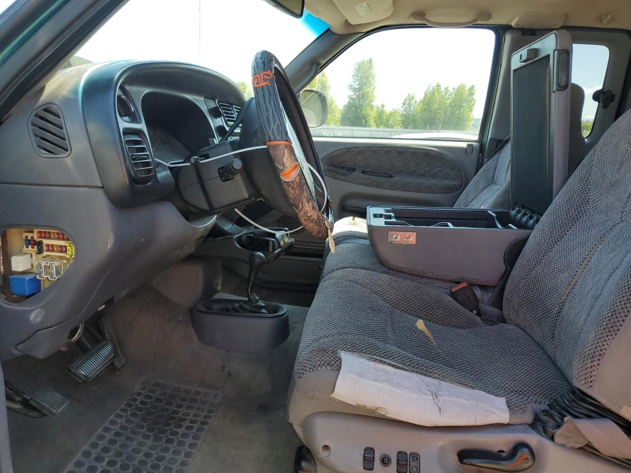 1999 Dodge Ram 2500 VIN: 1B7KF23W2XJ539940 Lot: 64237595