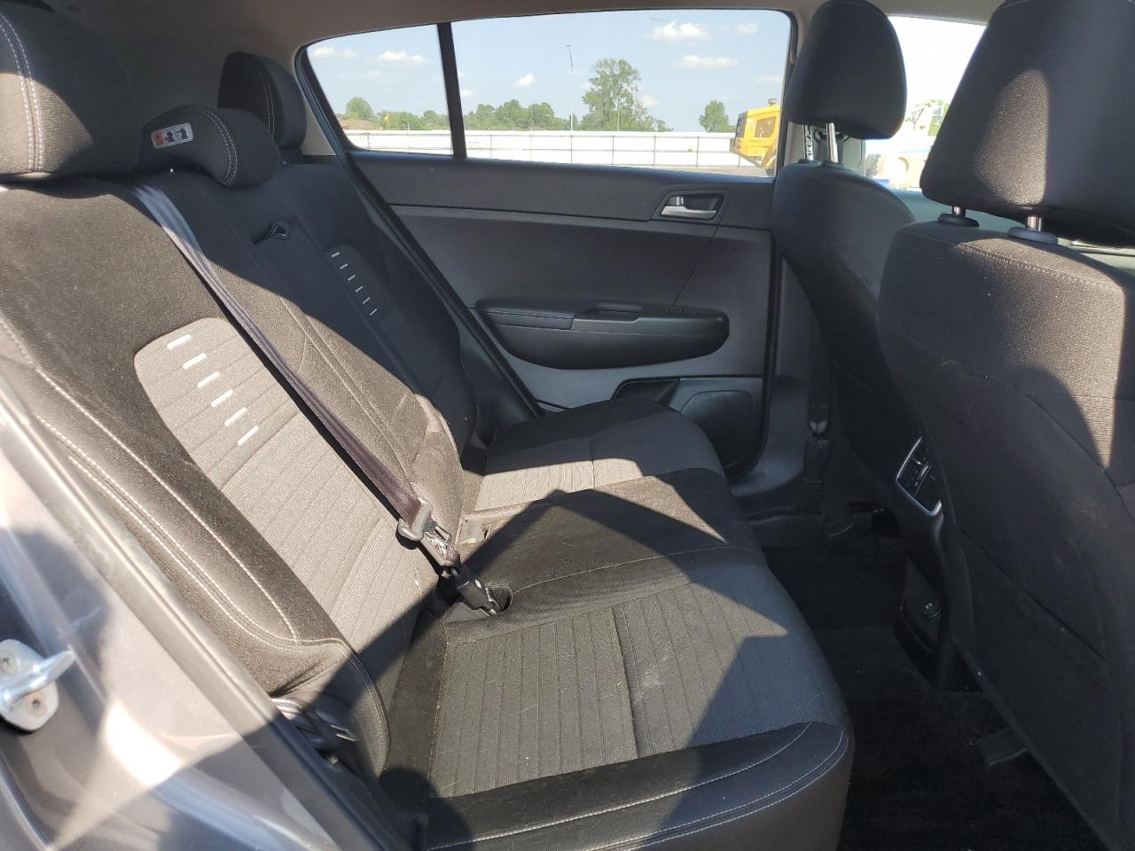 kndpm3ac9h7248098 KNDPM3AC9H7248098 2017 Kia Sportage Lx