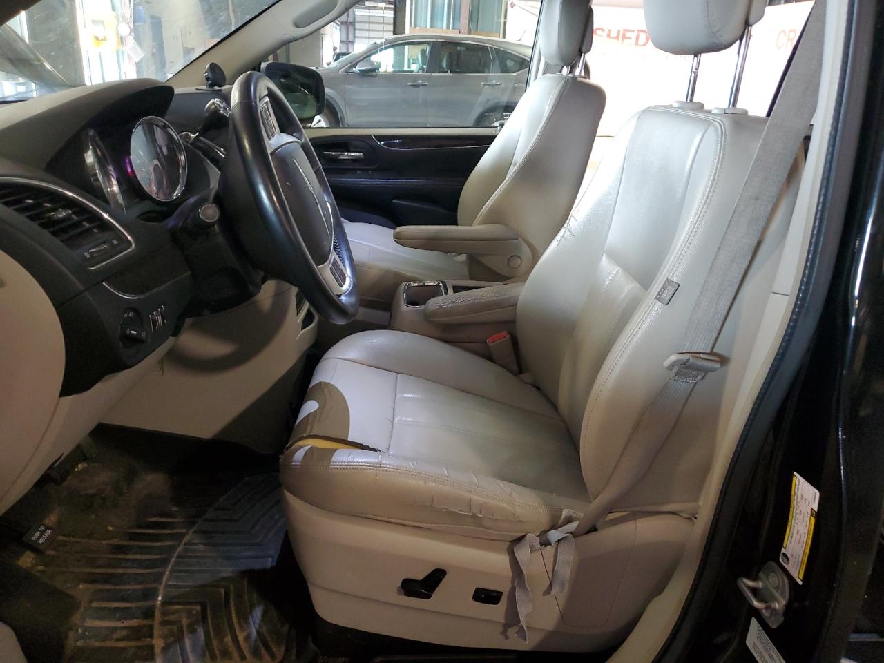 2015 Chrysler Town & Country Touring VIN: 2C4RC1BG5FR596865 Lot: 65094255