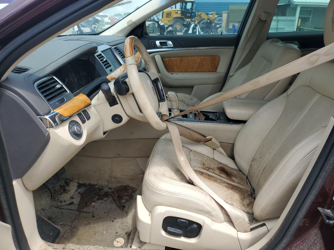 1LNHL9DR5BG613020 2011 Lincoln Mks