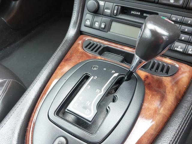 2002 JAGUAR XKR COUPE