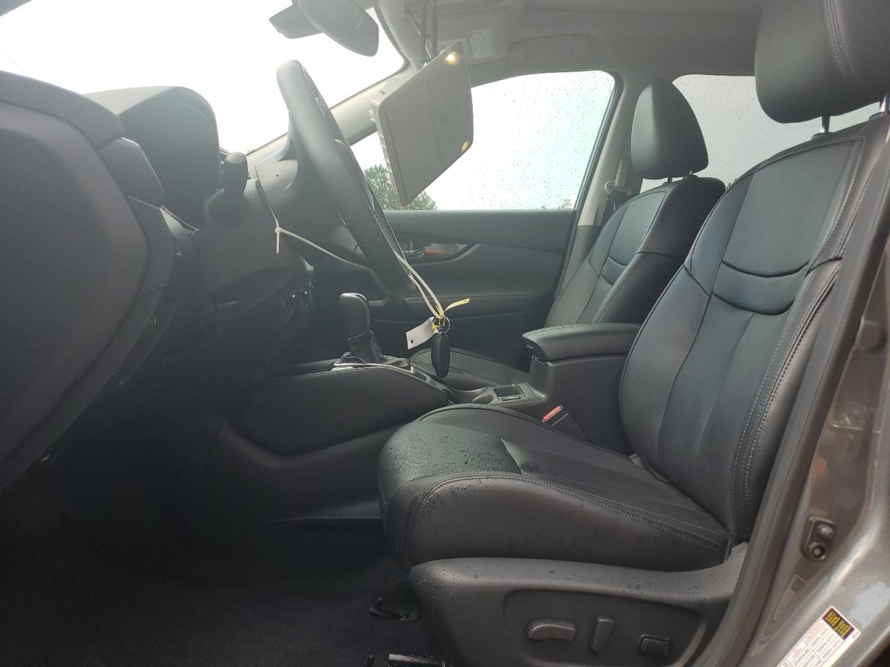 Nissan Rogue s 2020