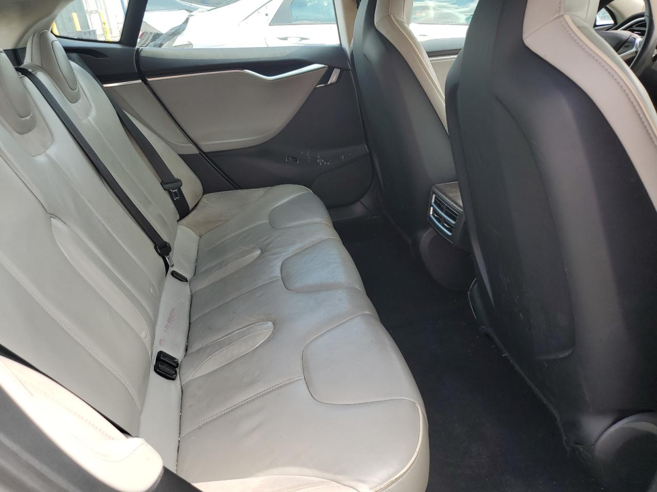 2013 Tesla Model S VIN: 5YJSA1CN6DFP26326 Lot: 64689015