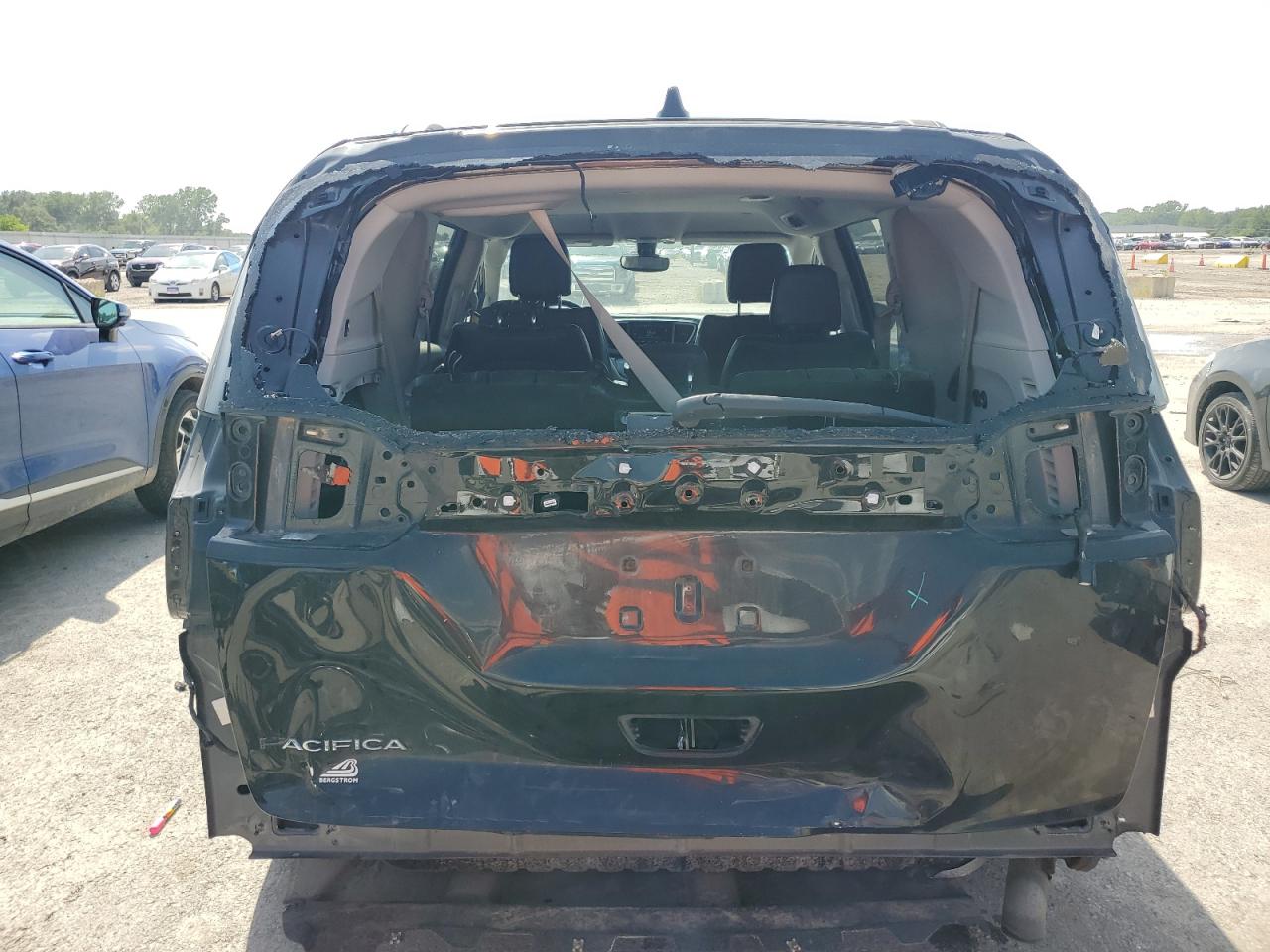2017 Chrysler Pacifica Touring L VIN: 2C4RC1BG7HR535388 Lot: 65715345