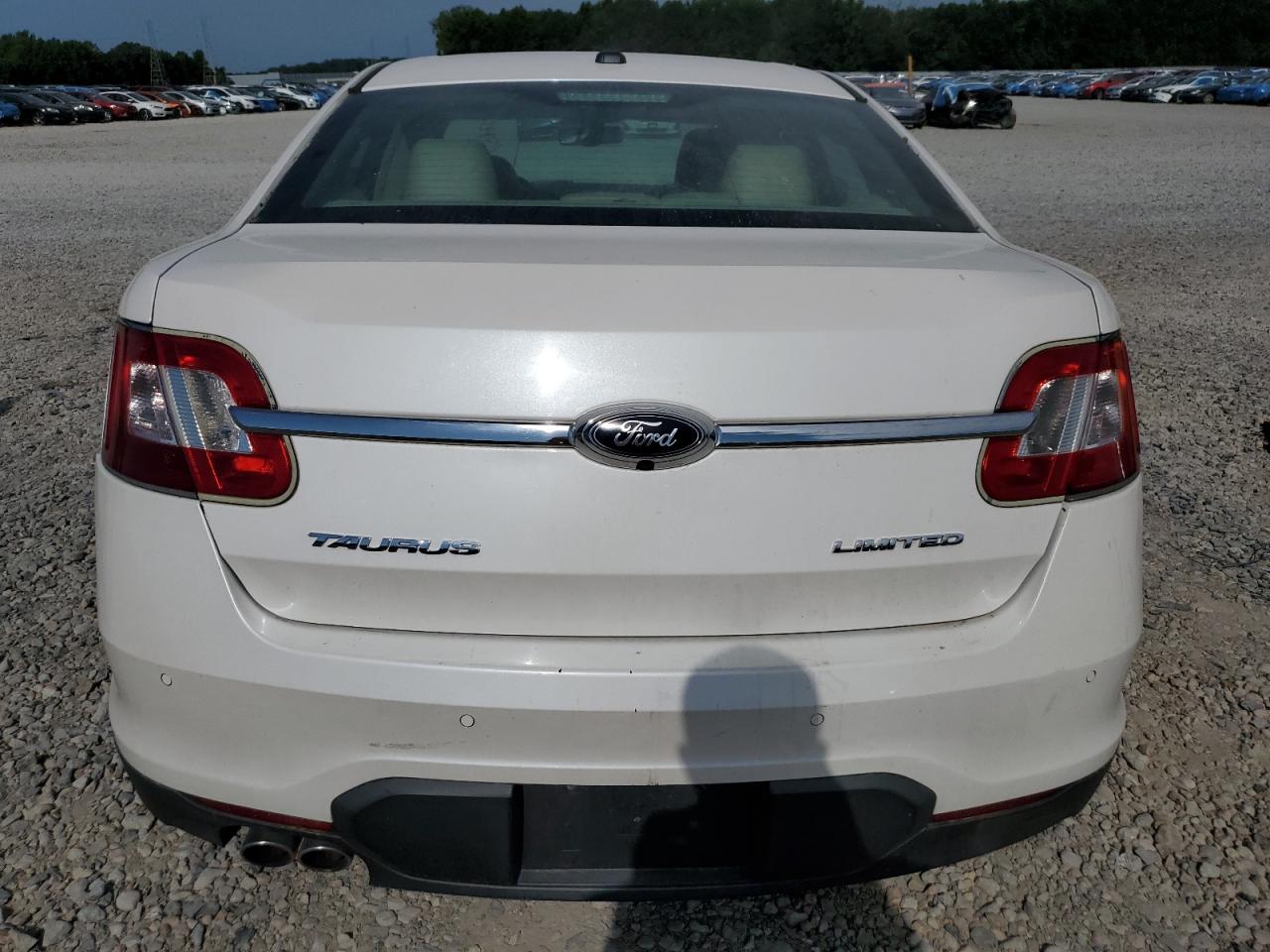 2011 Ford Taurus Limited VIN: 1FAHP2FW5BG188746 Lot: 63993975