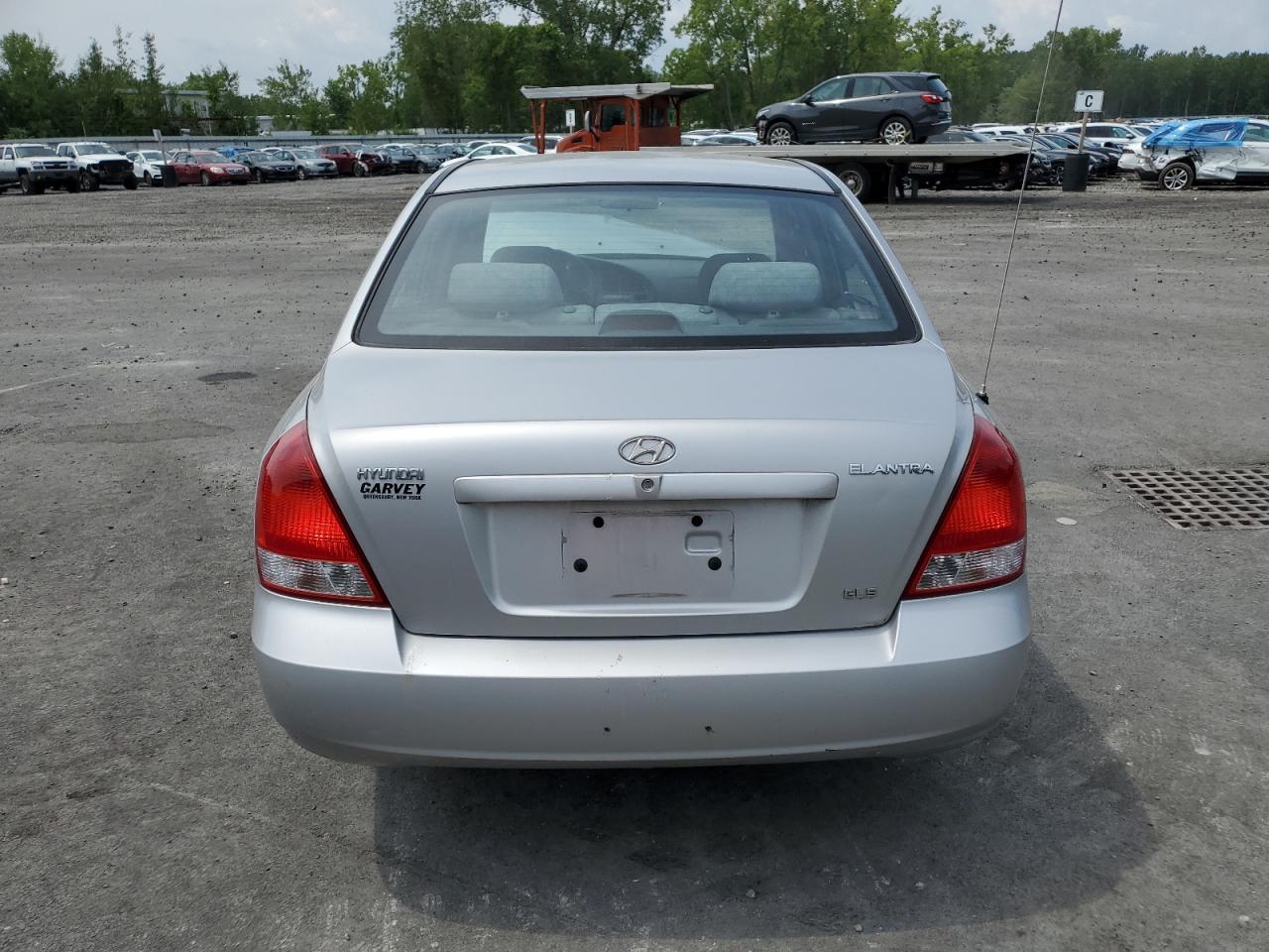 2002 Hyundai Elantra Gls VIN: KMHDN45D52U354772 Lot: 64240575