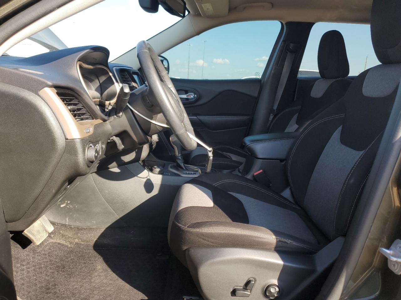 2014 Jeep Cherokee Latitude VIN: 1C4PJMCS4EW308860 Lot: 66141325