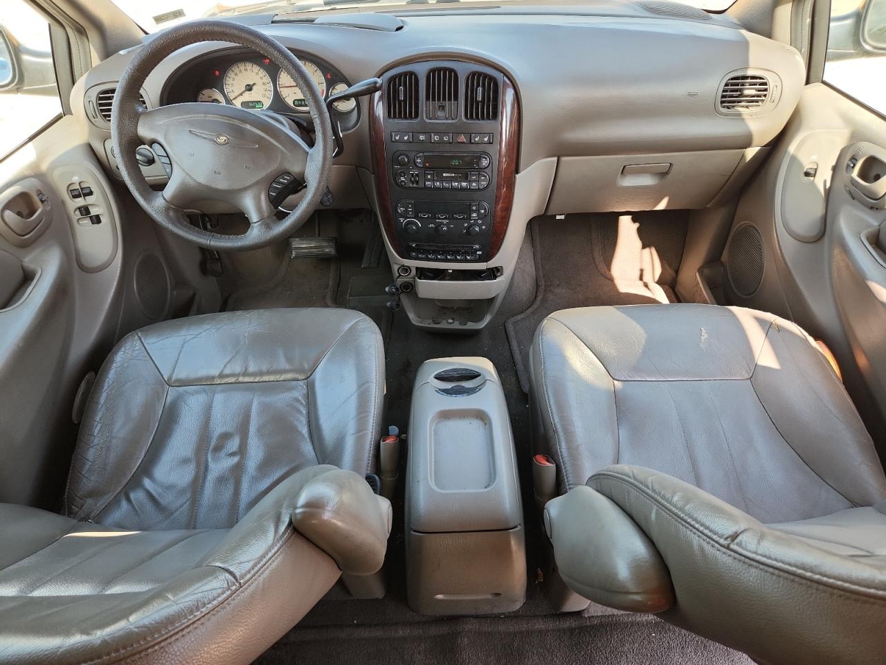 2003 Chrysler Town & Country Lxi VIN: 2C8GP54L93R191373 Lot: 64900285