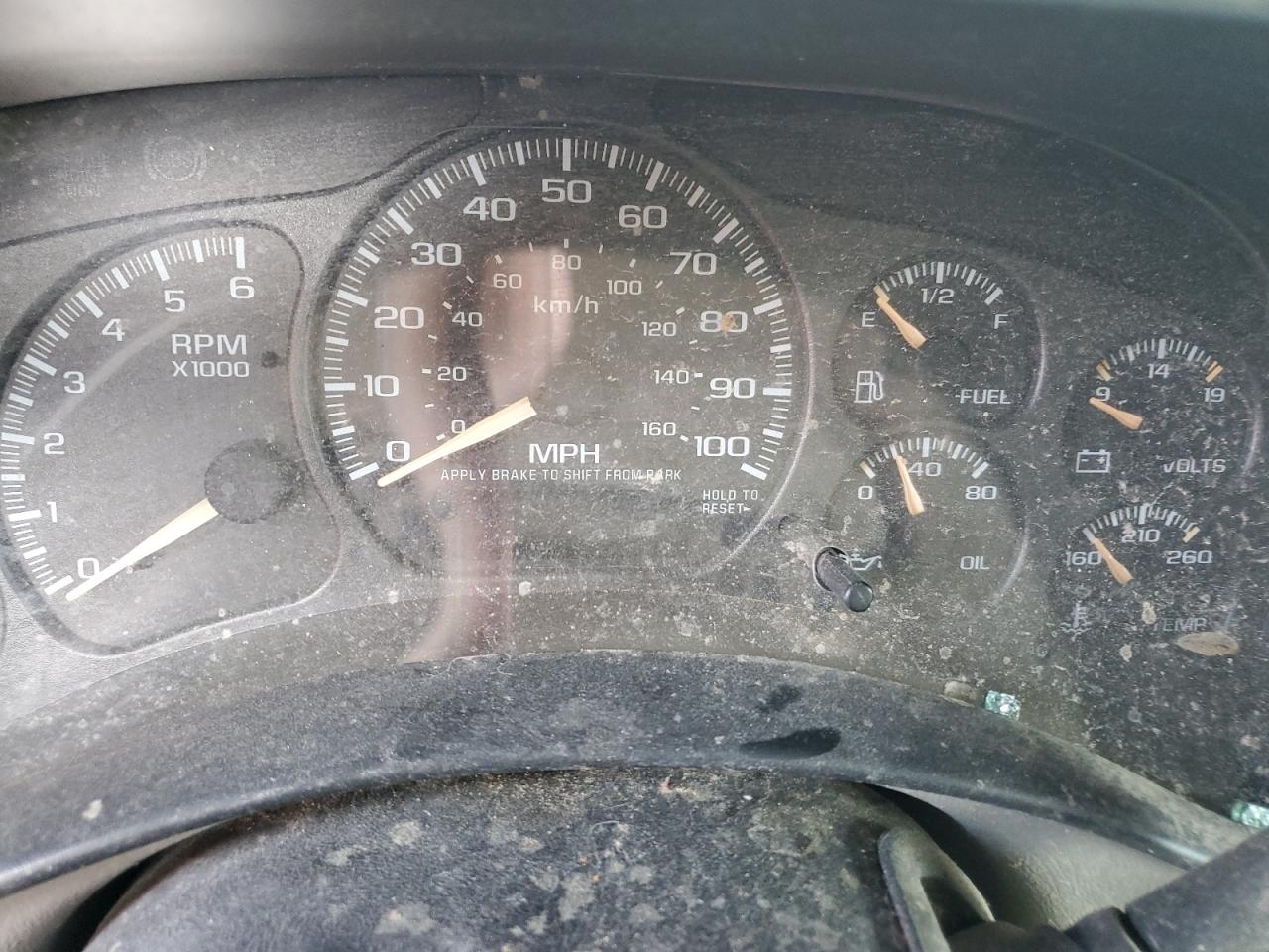 2000 GMC Yukon Xl C1500 VIN: 3GKEC16T0YG200800 Lot: 63770675