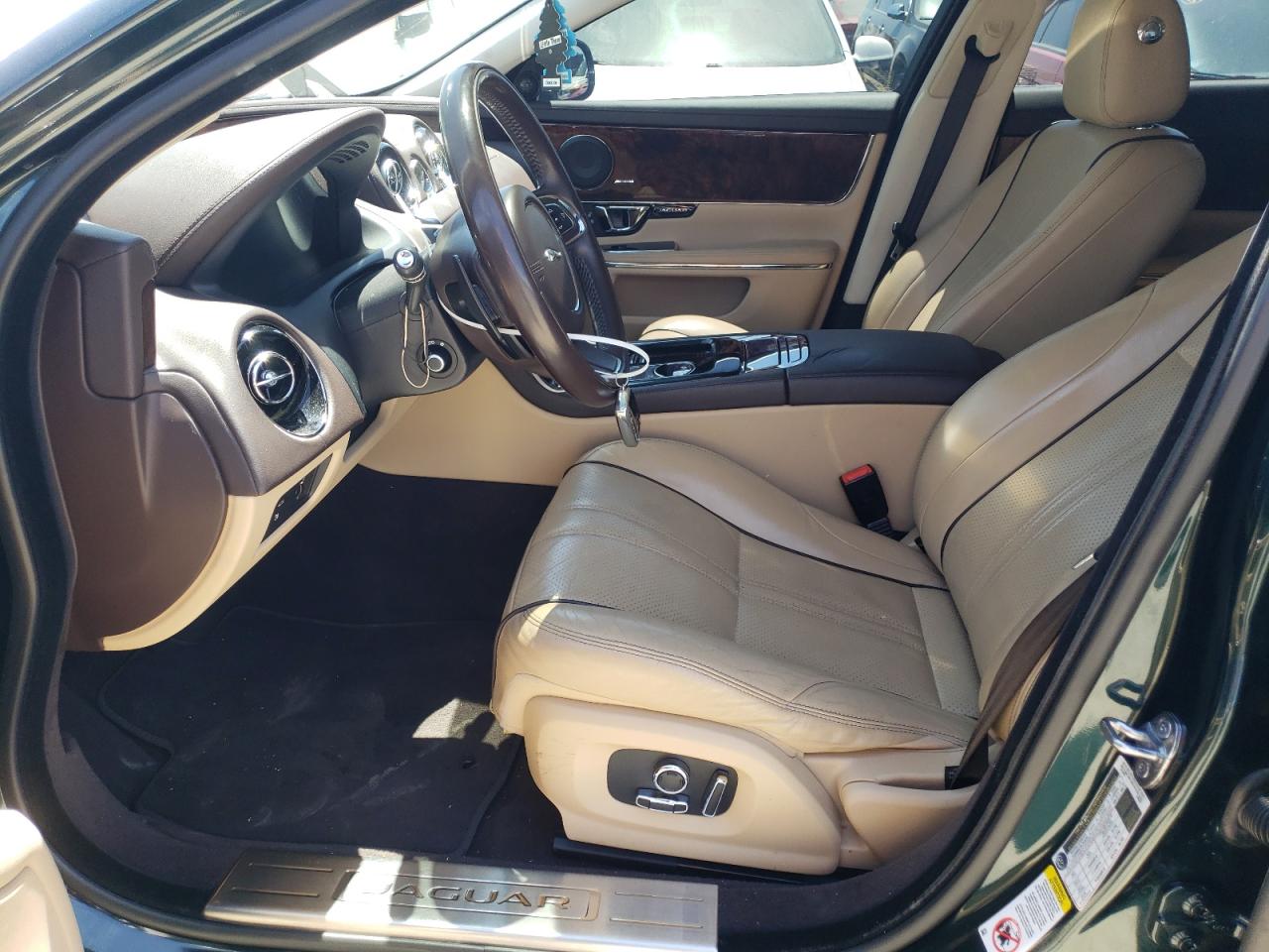 sajwa1c71h8w06749 SAJWA1C71H8W06749 2017 Jaguar Xj