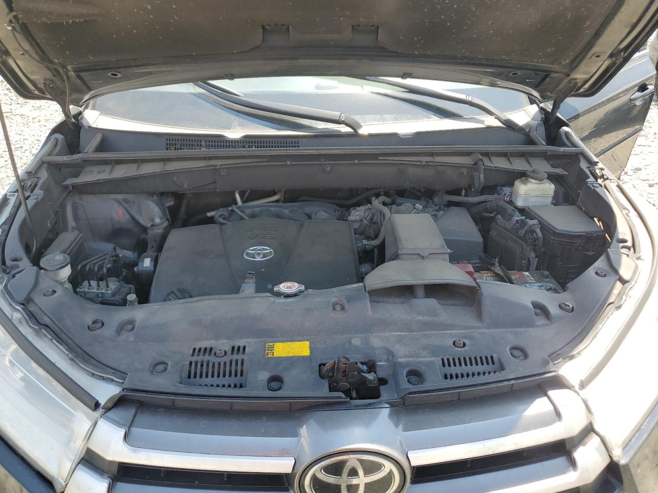 2017 Toyota Highlander Le VIN: 5TDBZRFH4HS431174 Lot: 63752025